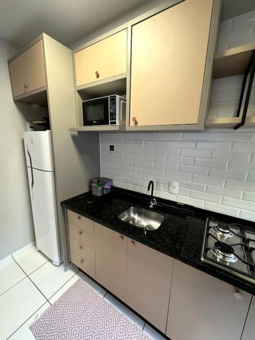 Condominio Solar Di Lucca Lindo Apartamento Com Ar Condicionado E Proximo A Uel Londrina Eksteriør billede